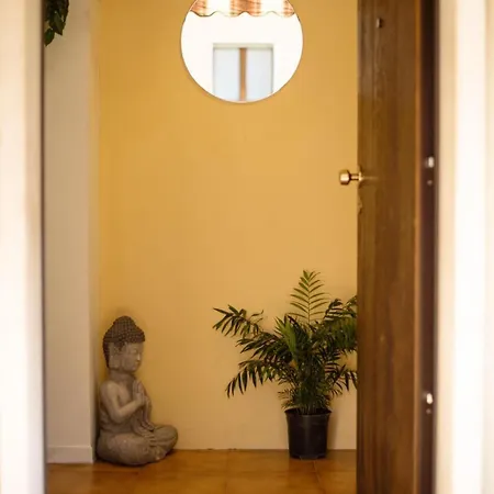 Gardenhouse - Wifi And Garden Guest house *